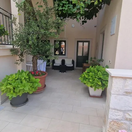 アパート Ante 1 *