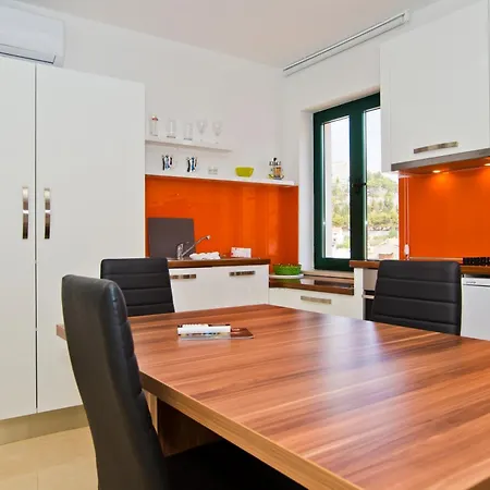 Ante 1 Apartment *