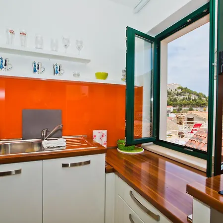Apartment Ante 1