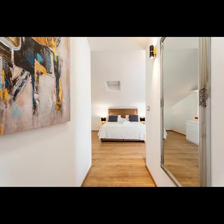 アパート Ante 1 フヴァル