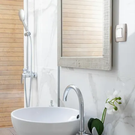 Ante 1 アパート *