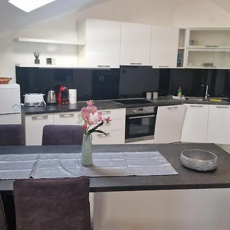 Apartment Ante 1 *