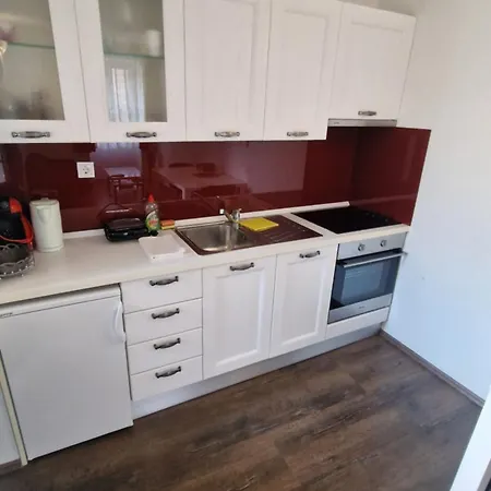 アパート Ante 1 フヴァル