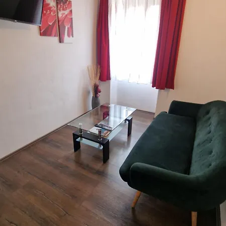 アパート Ante 1 フヴァル