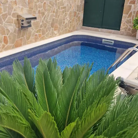 Ante 1 Hvar Center, Pool Apartman