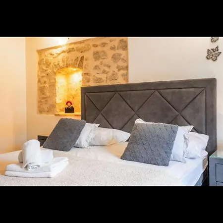 Ante 1 Hvar Center, Pool Apartman