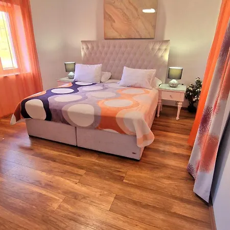 Ante 1 Hvar Center, Pool Apartman